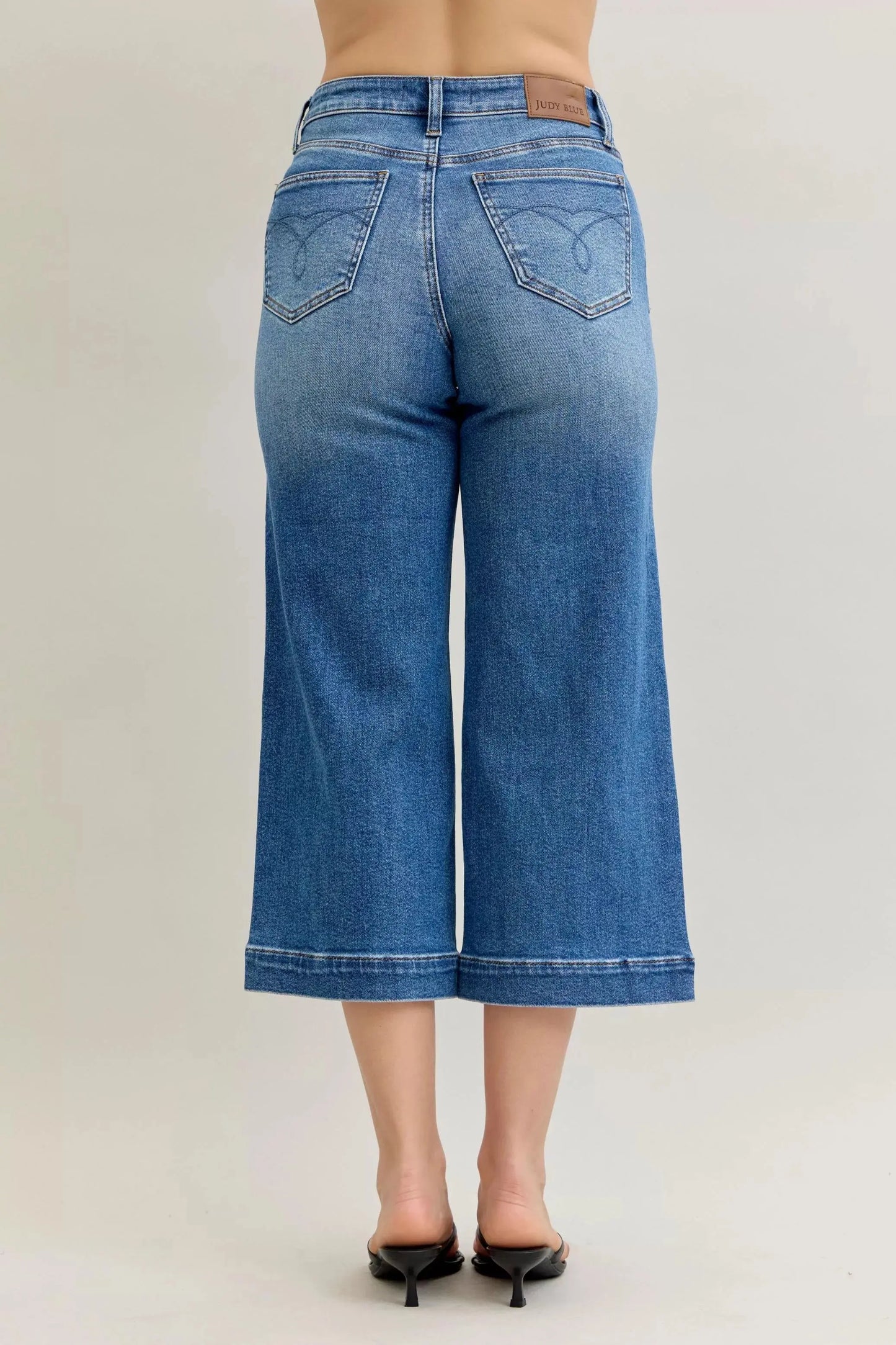 Judy Blue Mid Rise Crop Wide Leg Jeans.
