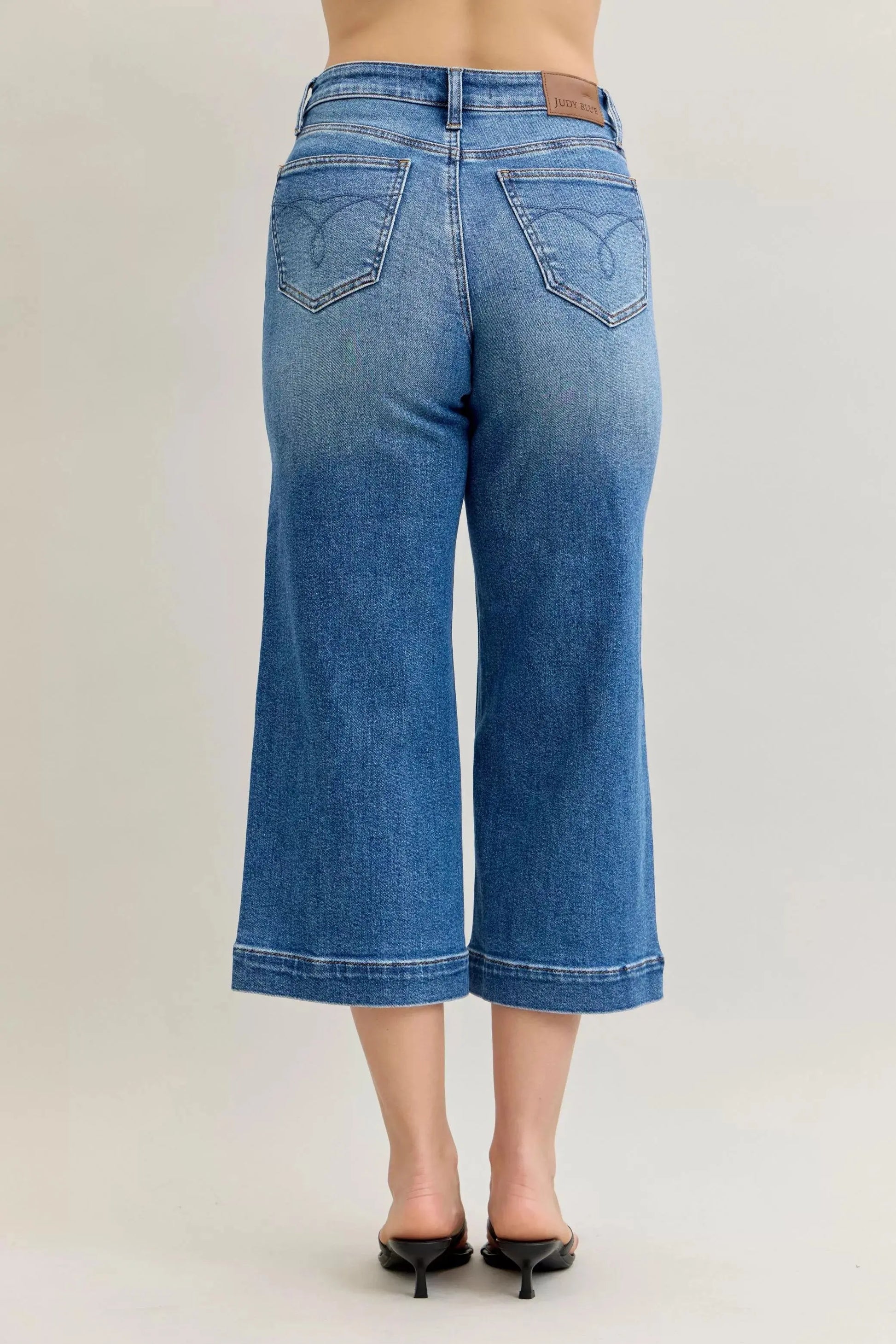 Judy Blue Mid Rise Crop Wide Leg Jeans.