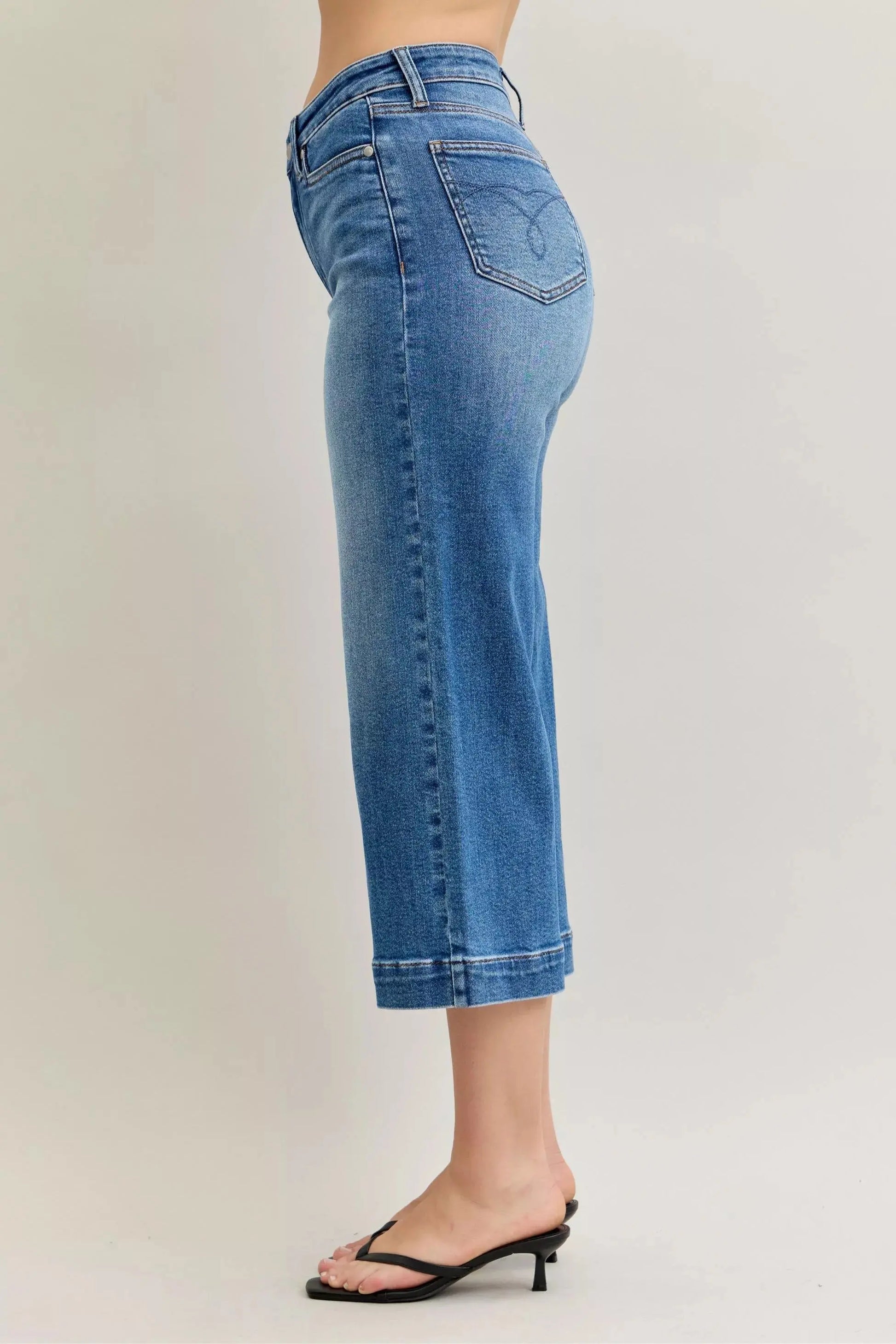 Judy Blue Mid Rise Crop Wide Leg Jeans.
